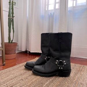 Dingo Black Leather Harness Boots 👢 size 9.5 US